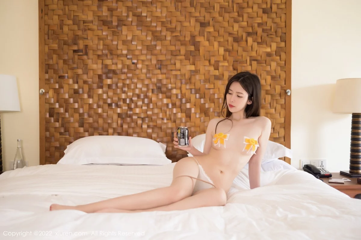 [[XiuRen秀人网]秀人网]No.4836_模特吴雪瑶三亚心愿旅拍私房大尺度全裸上身露豪乳遮点诱惑写真52P