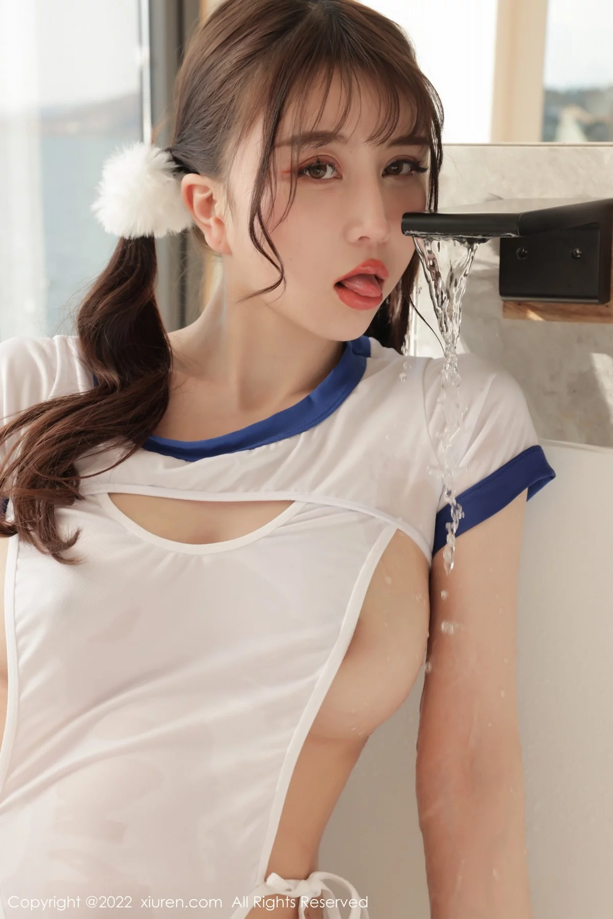 [[XiuRen秀人网]秀人网]No.4846_模特tina_甜仔大理旅拍白色轻透服饰配白长袜秀凹凸身材诱惑写真44P