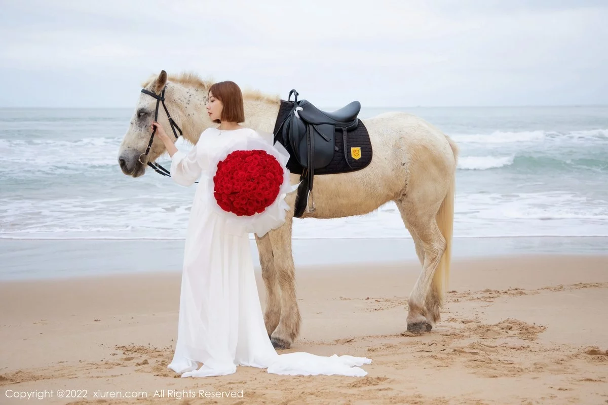 [[XiuRen秀人网]秀人网]No.4853_御姐果儿Victoria三亚旅拍沙滩场景白色内衣秀凹凸身材诱惑写真40P