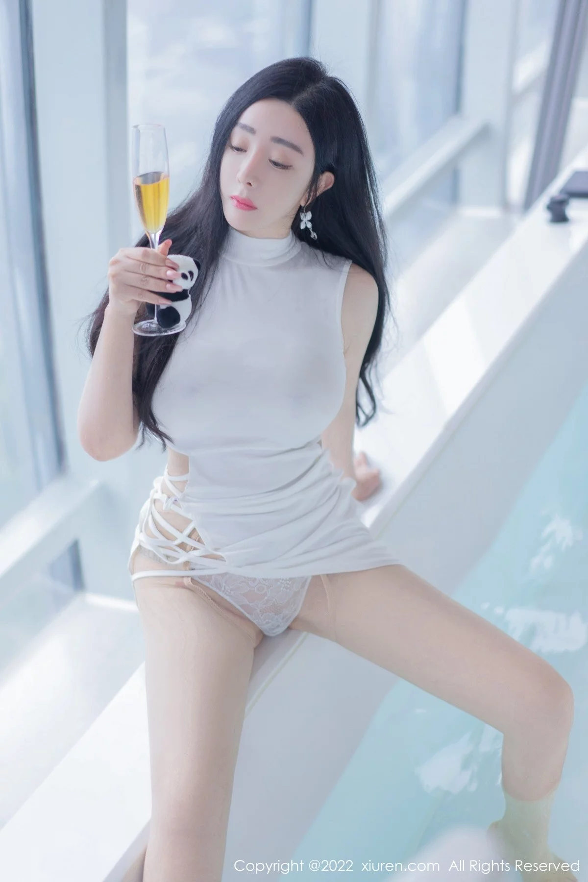 [[XiuRen秀人网]秀人网]No.4855_模特允爾性感白色收身连衣裙配原色丝袜秀丰满身材撩人诱惑写真54P