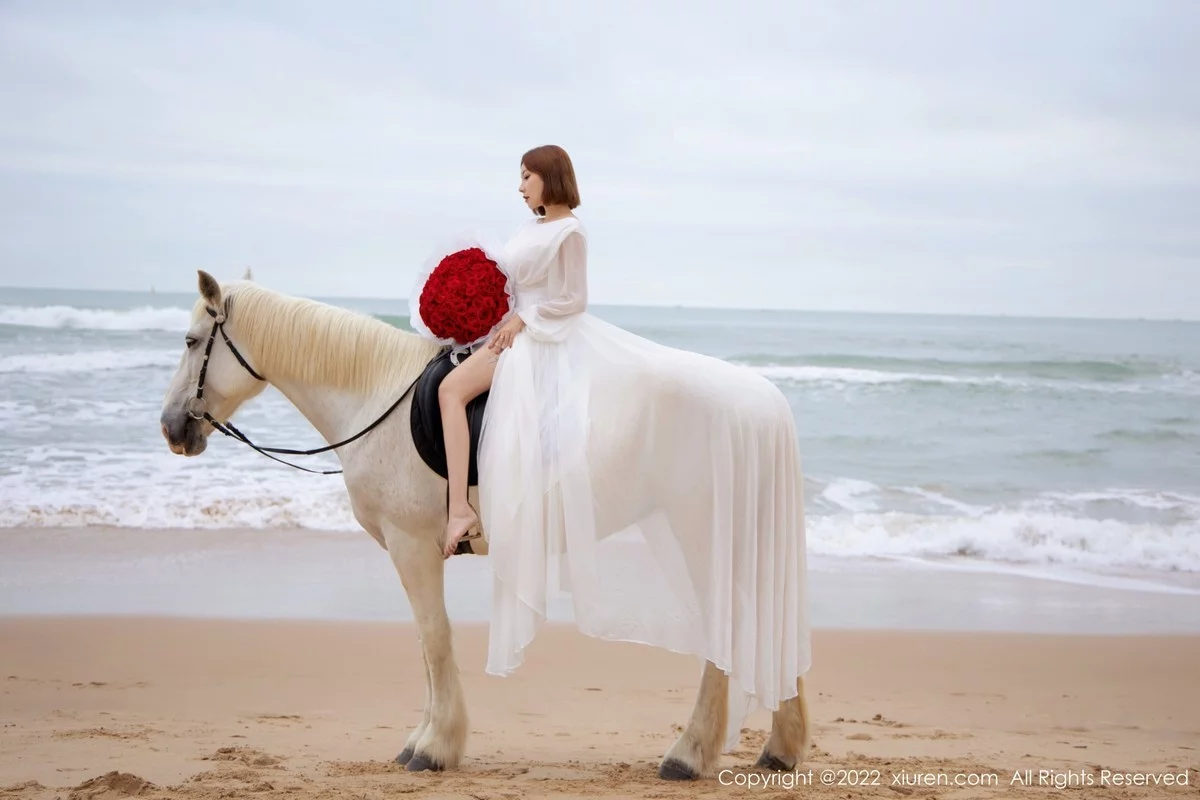 [[XiuRen秀人网]秀人网]No.4853_御姐果儿Victoria三亚旅拍沙滩场景白色内衣秀凹凸身材诱惑写真40P