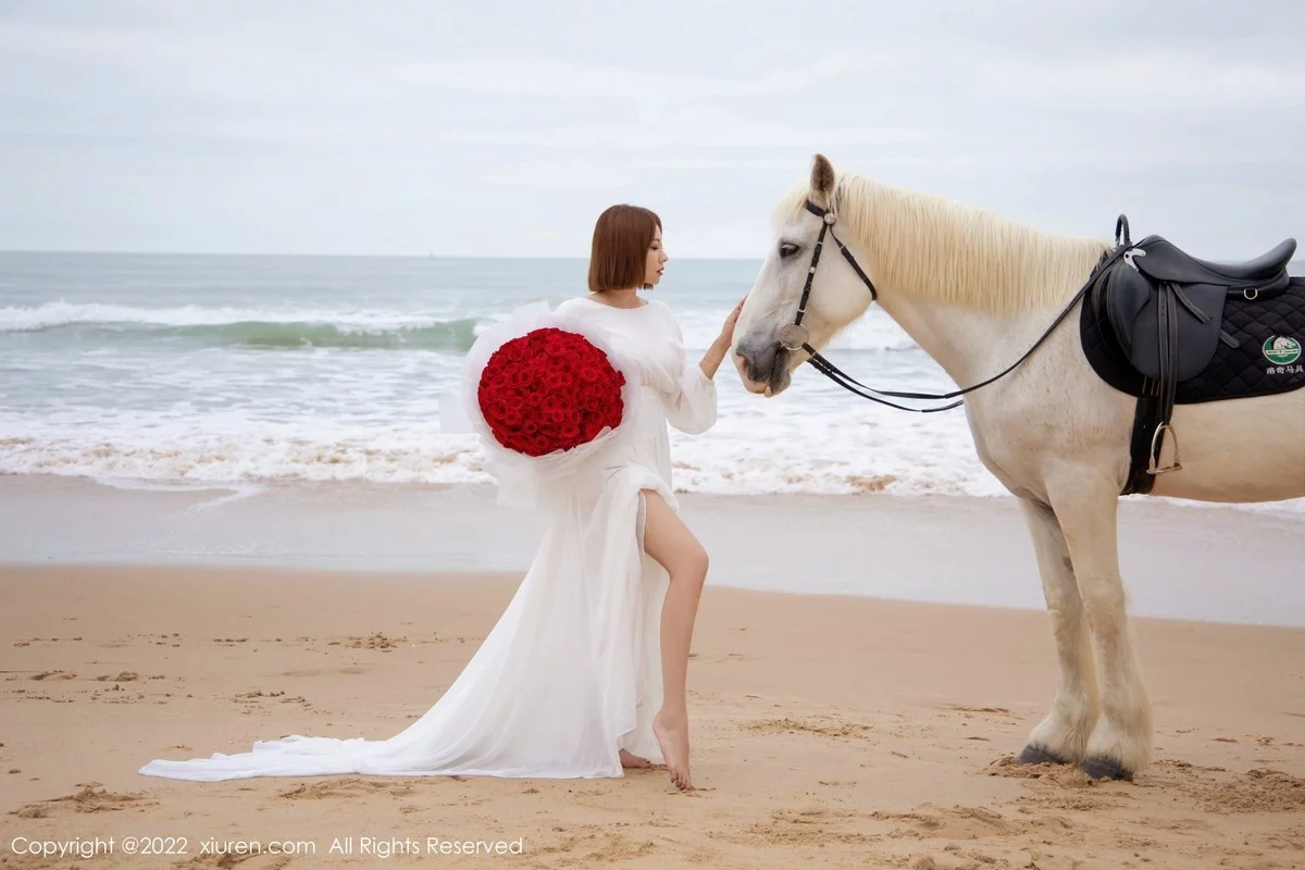 [[XiuRen秀人网]秀人网]No.4853_御姐果儿Victoria三亚旅拍沙滩场景白色内衣秀凹凸身材诱惑写真40P