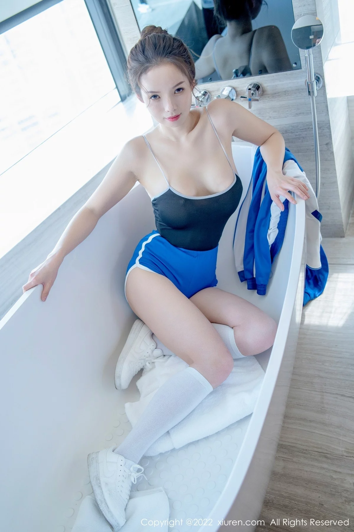 [[XiuRen秀人网]秀人网]No.4850_模特大美媚京私房浴室半脱露性感死库水秀完美身材诱惑写真63P