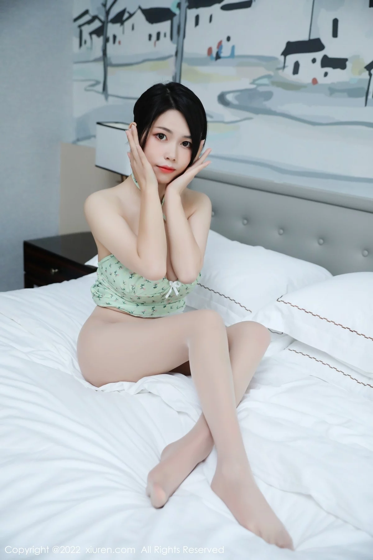 [[XiuRen秀人网]秀人网]No.4858_模特娜娜子呀绿灰色露肩连衣短裙配超薄无内肉丝惹火诱惑写真46P