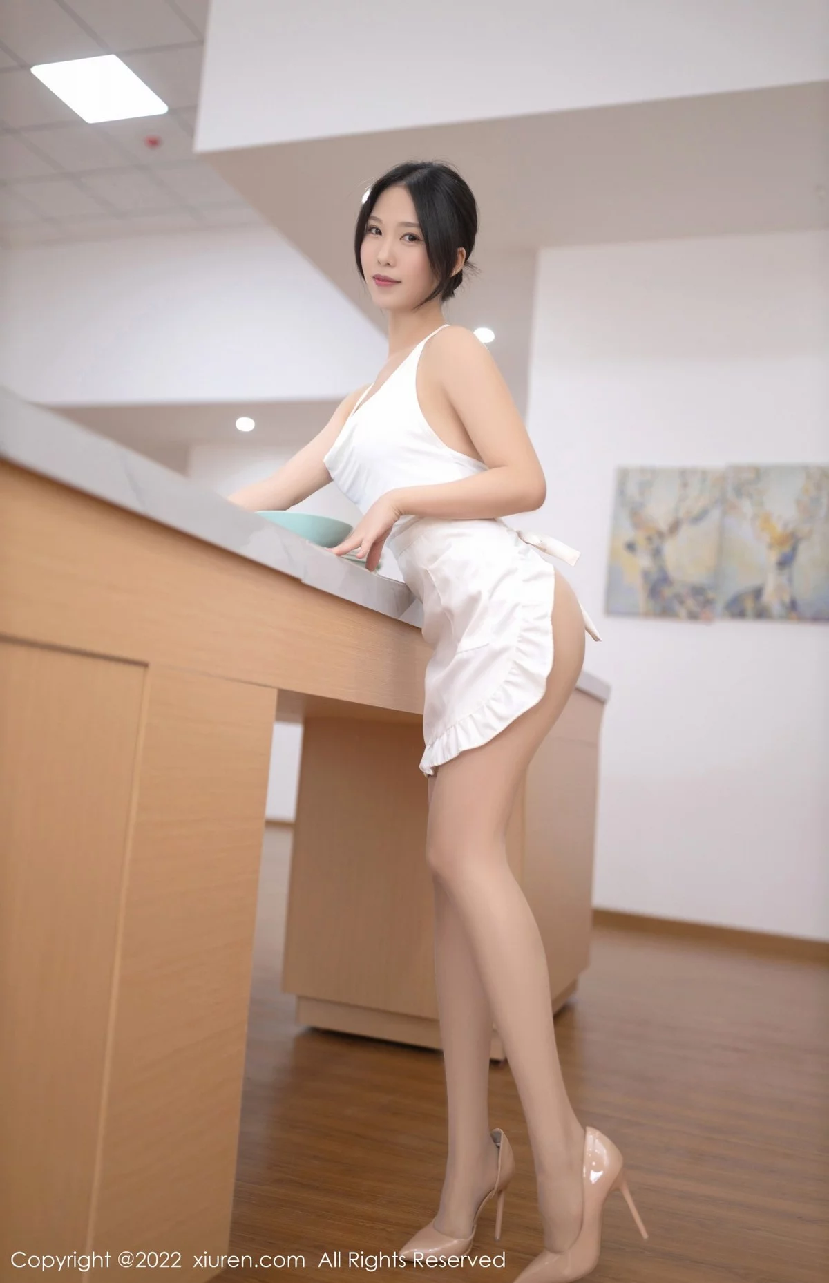 [[XiuRen秀人网]秀人网]No.4861_模特利世厨娘主题拍摄性感白色服饰配无内肉丝极致诱惑写真73P