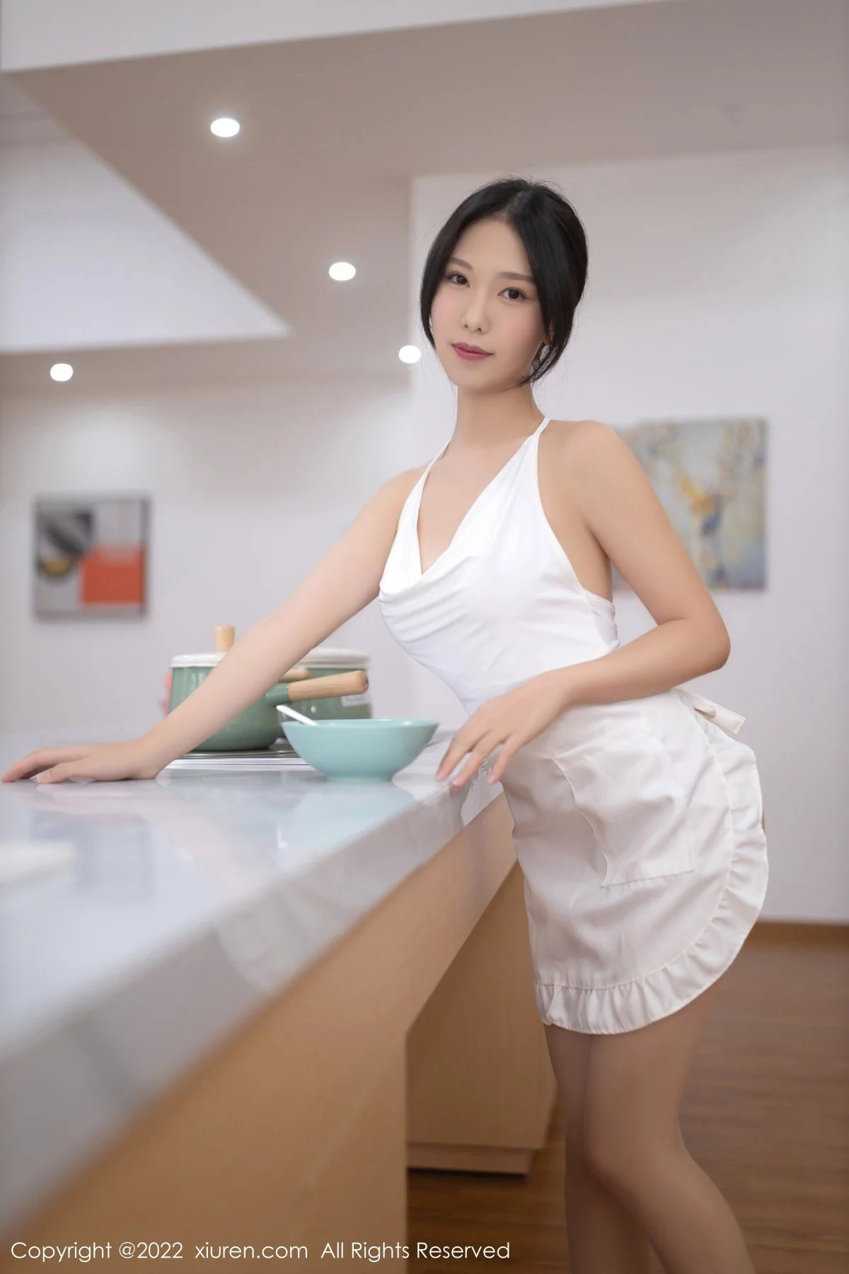 [[XiuRen秀人网]秀人网]No.4861_模特利世厨娘主题拍摄性感白色服饰配无内肉丝极致诱惑写真73P