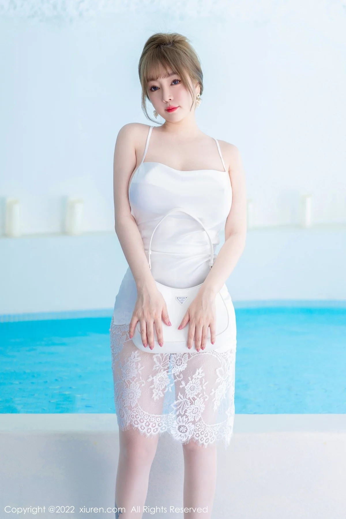 [[XiuRen秀人网]秀人网]No.4876_女神王雨纯大理旅拍性感白色吊带短裙配无内白丝惹火诱惑写真54P