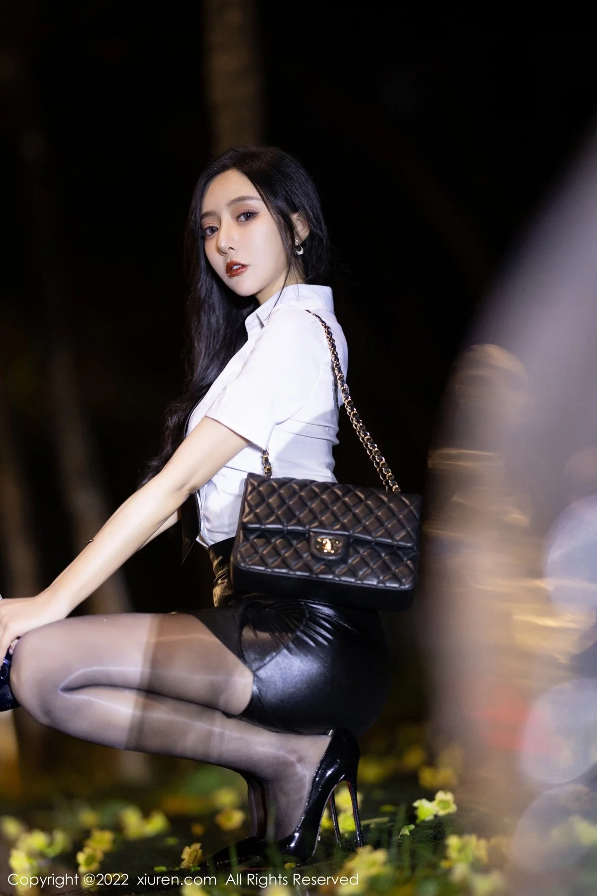 [[XiuRen秀人网]秀人网]No.4879_女神王馨瑶yanni性感白T配黑皮短裙露蕾丝内衣开档黑丝诱惑写真77P