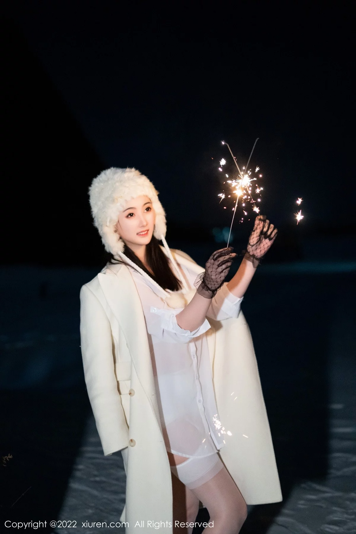 [[XiuRen秀人网]秀人网]No.4906_模特Summer宝宝脱白色毛衣露性感白色内衣吊带白丝诱惑写真40P