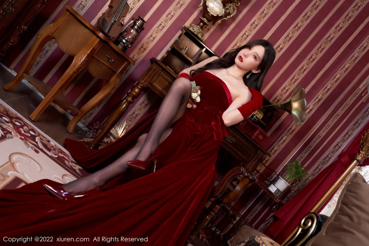 [[XiuRen秀人网]秀人网]No.4909_模特周于希Sally三亚旅拍暗红色露肩裙配超薄黑丝妩媚诱惑写真78P