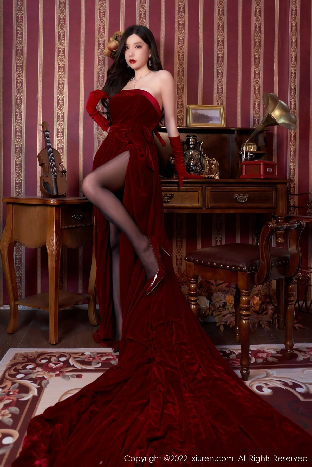 [[XiuRen秀人网]秀人网]No.4909_模特周于希Sally三亚旅拍暗红色露肩裙配超薄黑丝妩媚诱惑写真78P