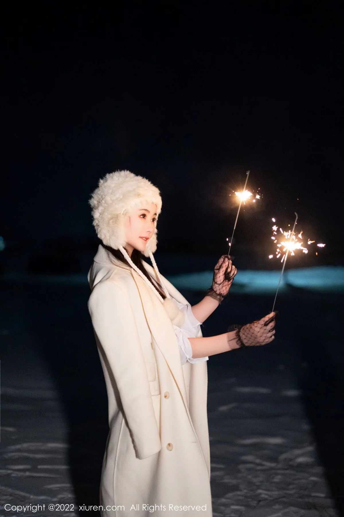 [[XiuRen秀人网]秀人网]No.4906_模特Summer宝宝脱白色毛衣露性感白色内衣吊带白丝诱惑写真40P