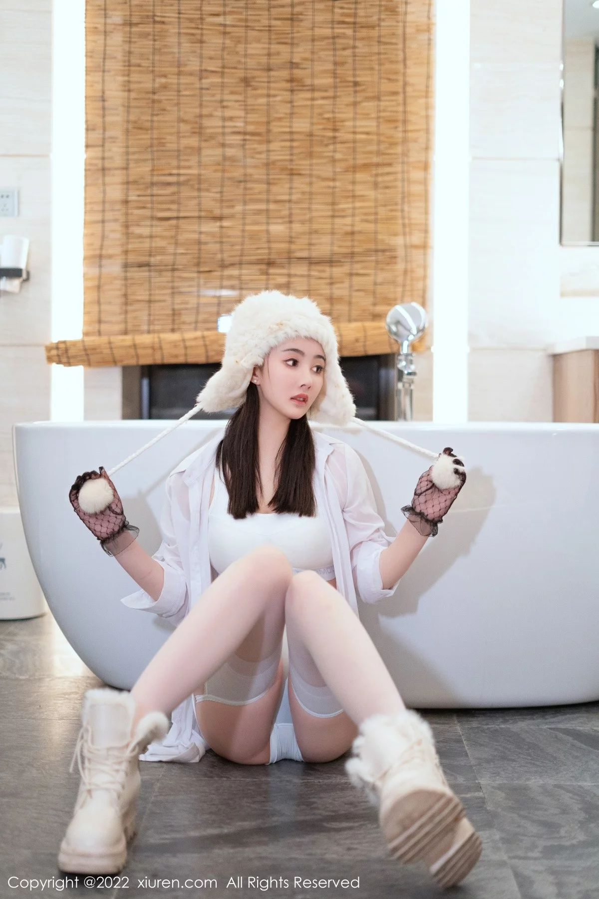 [[XiuRen秀人网]秀人网]No.4906_模特Summer宝宝脱白色毛衣露性感白色内衣吊带白丝诱惑写真40P