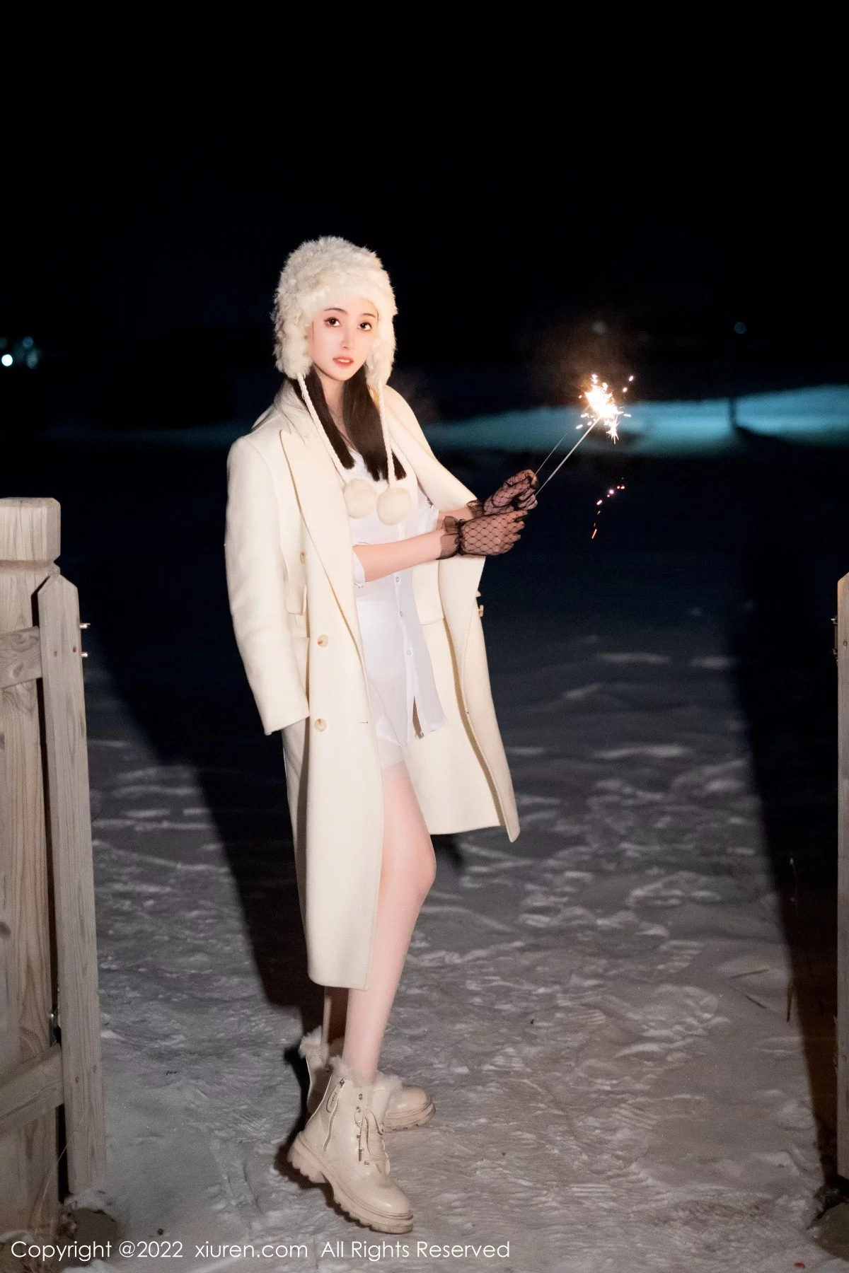 [[XiuRen秀人网]秀人网]No.4906_模特Summer宝宝脱白色毛衣露性感白色内衣吊带白丝诱惑写真40P