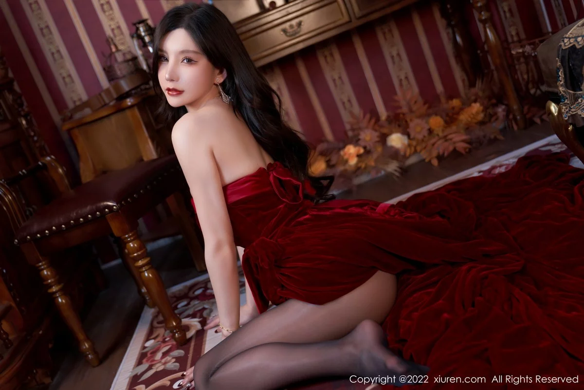 [[XiuRen秀人网]秀人网]No.4909_模特周于希Sally三亚旅拍暗红色露肩裙配超薄黑丝妩媚诱惑写真78P