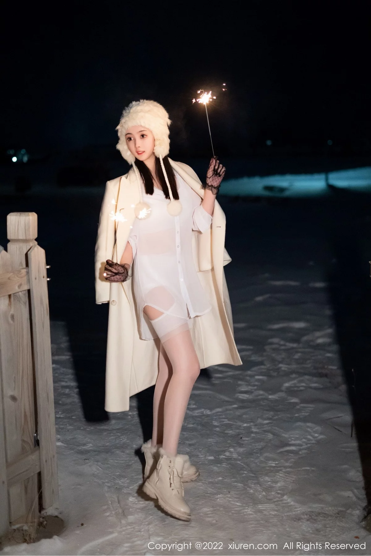 [[XiuRen秀人网]秀人网]No.4906_模特Summer宝宝脱白色毛衣露性感白色内衣吊带白丝诱惑写真40P