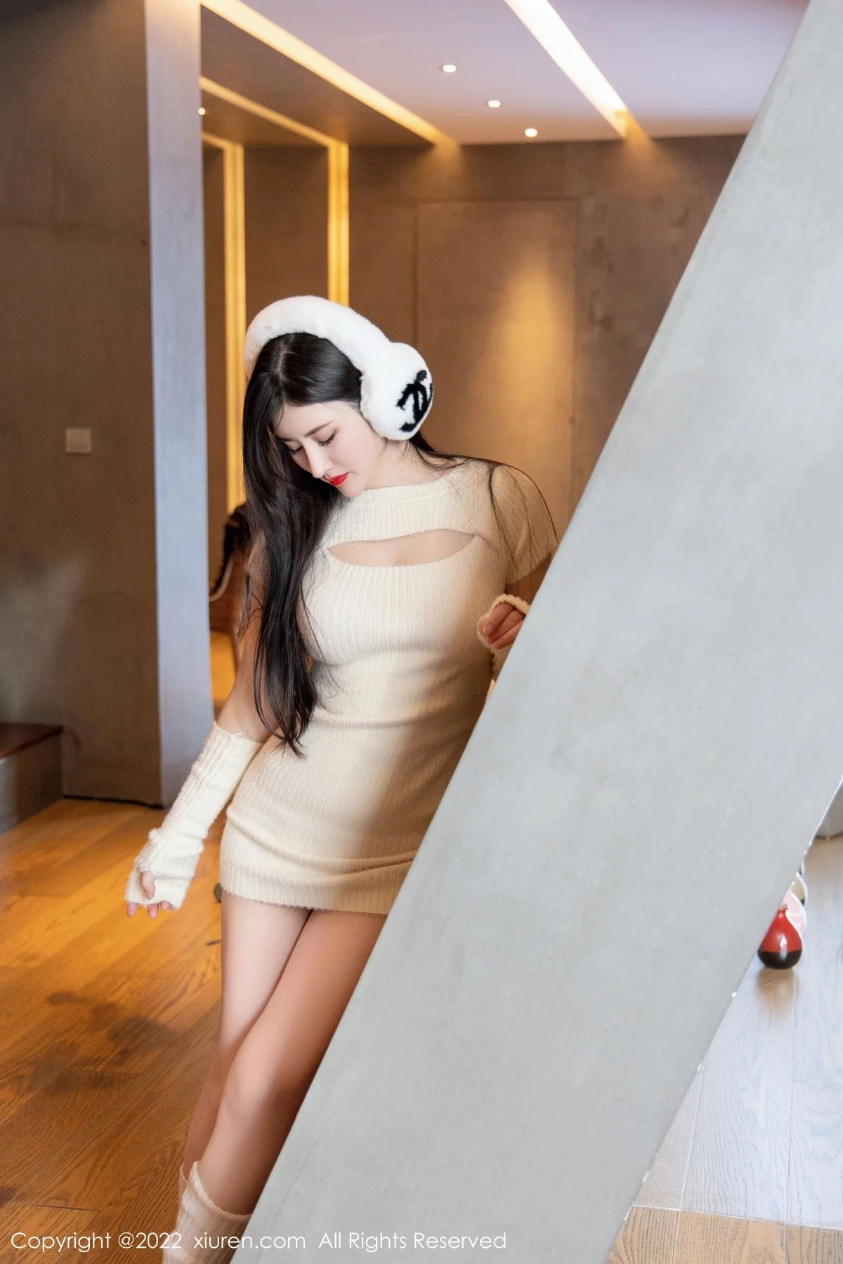 [[XiuRen秀人网]秀人网]No.4907_模特诗诗kiki脱米色上衣露性感红色内衣秀惹火身材撩人诱惑写真52P