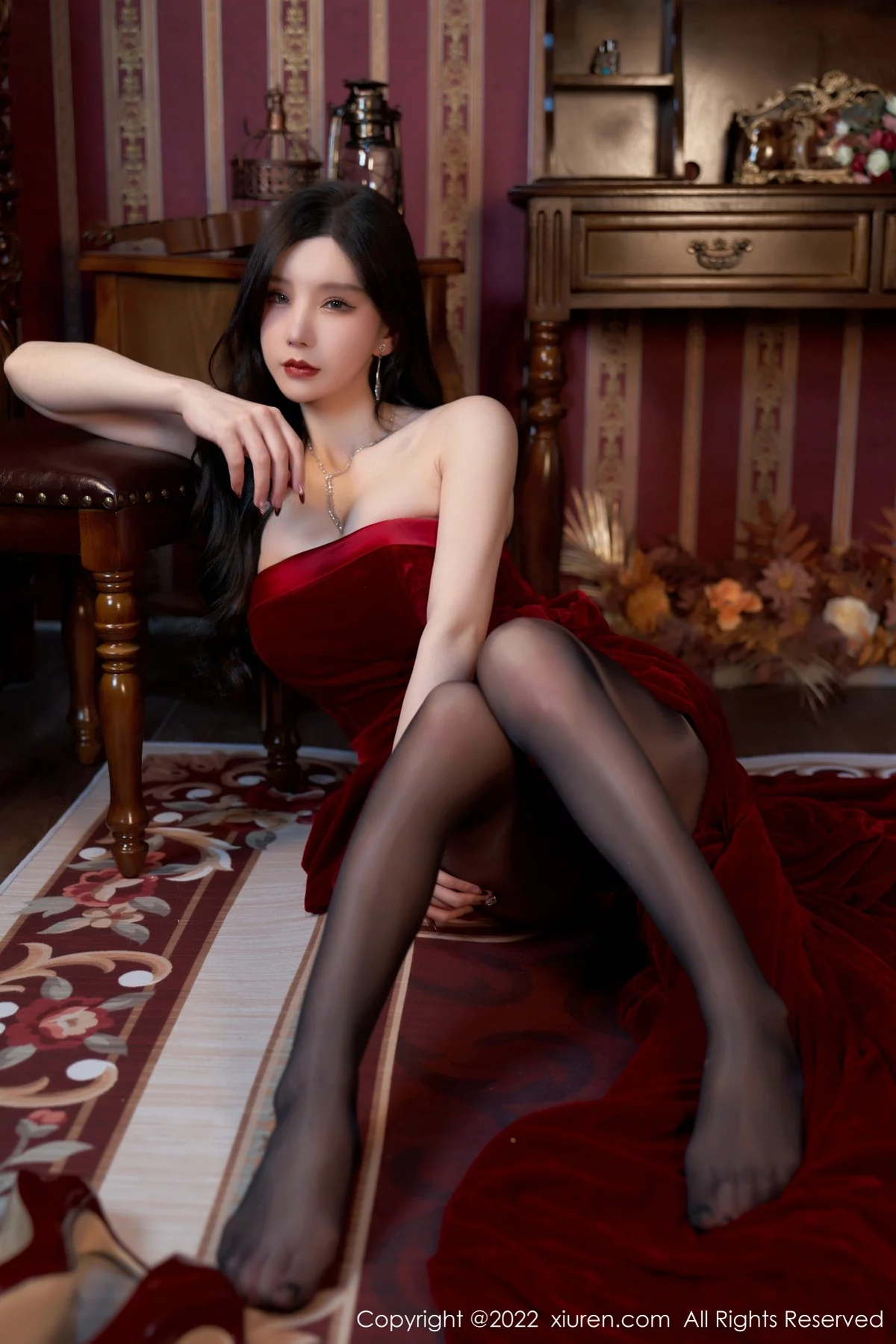 [[XiuRen秀人网]秀人网]No.4909_模特周于希Sally三亚旅拍暗红色露肩裙配超薄黑丝妩媚诱惑写真78P