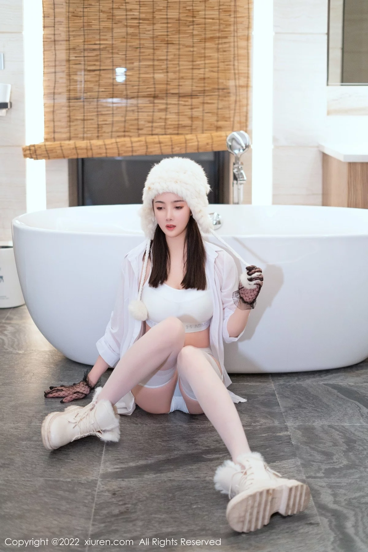 [[XiuRen秀人网]秀人网]No.4906_模特Summer宝宝脱白色毛衣露性感白色内衣吊带白丝诱惑写真40P