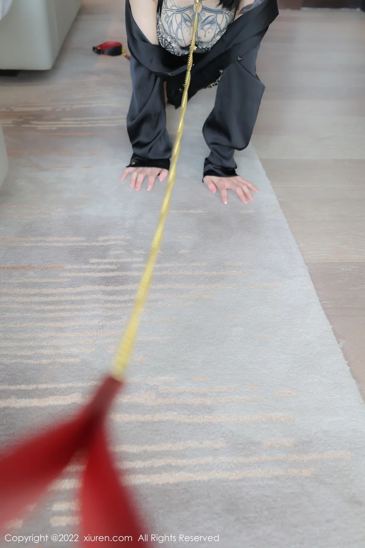 [[XiuRen秀人网]秀人网]No.4927_模特奶瓶私房脱黑色皮裙露性感蕾丝内衣配蕾丝袜撩人诱惑写真81P