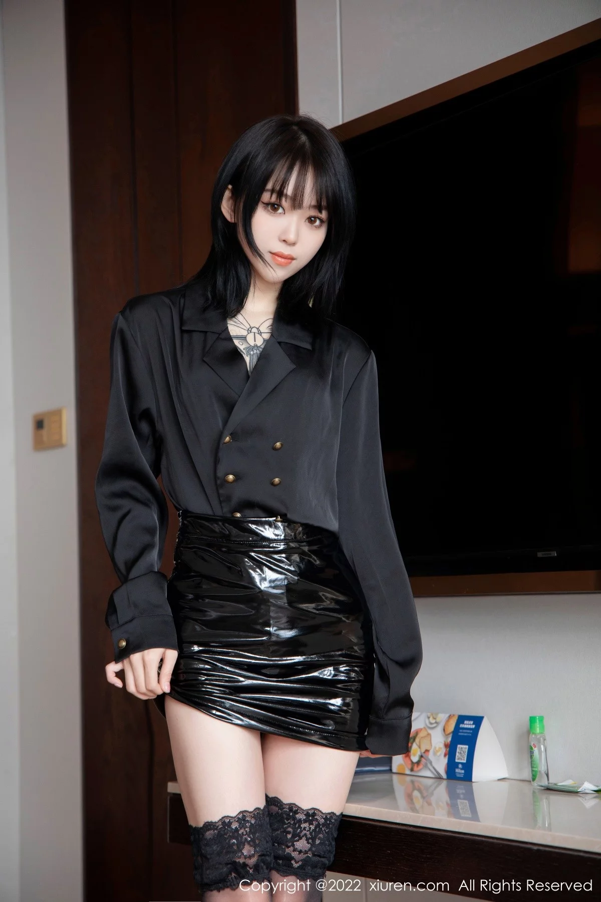 [[XiuRen秀人网]秀人网]No.4927_模特奶瓶私房脱黑色皮裙露性感蕾丝内衣配蕾丝袜撩人诱惑写真81P