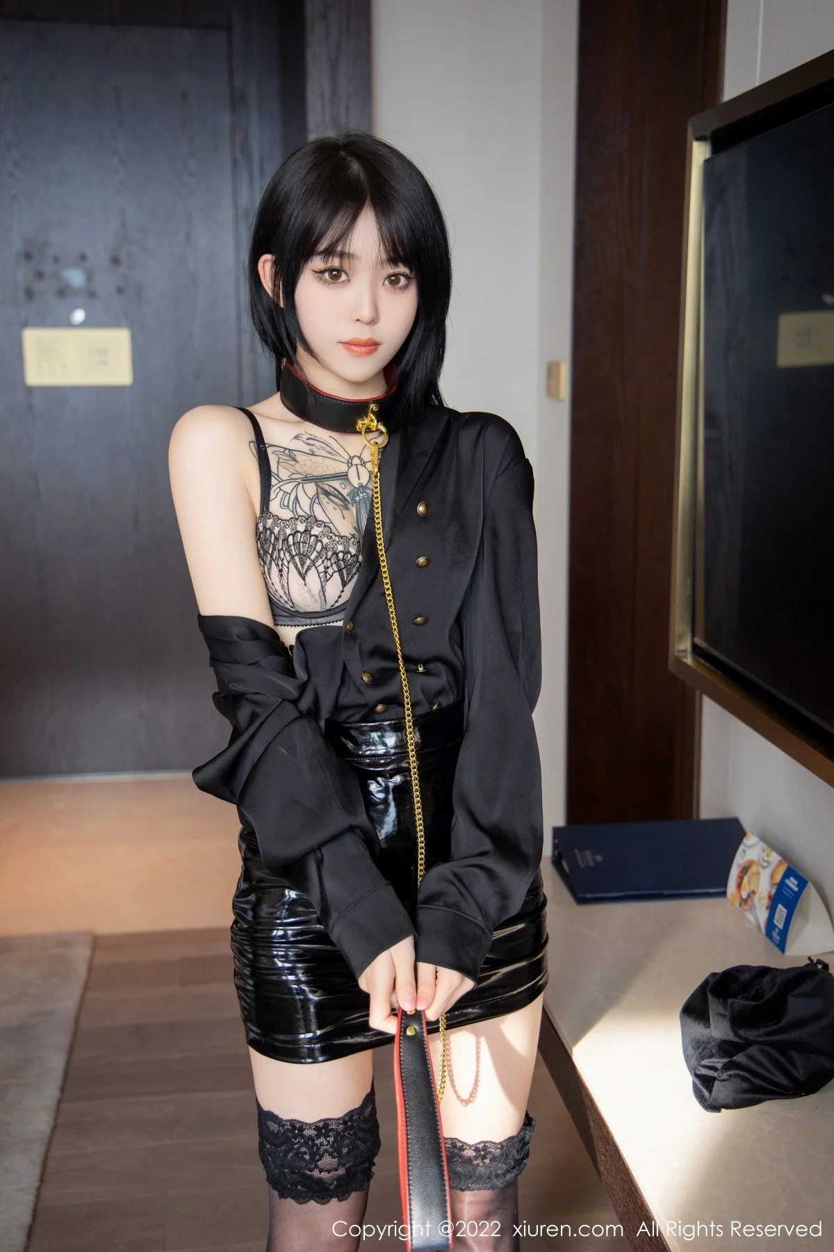 [[XiuRen秀人网]秀人网]No.4927_模特奶瓶私房脱黑色皮裙露性感蕾丝内衣配蕾丝袜撩人诱惑写真81P