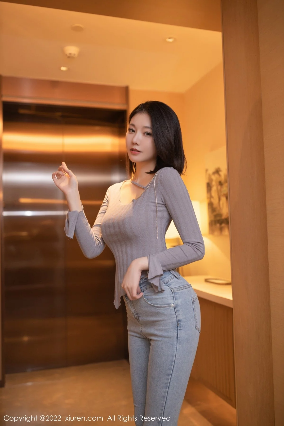 [[XiuRen秀人网]秀人网]No.4926_模特安然anran珠三角旅拍半脱露蕾丝内衣配超薄肉丝诱惑写真81P