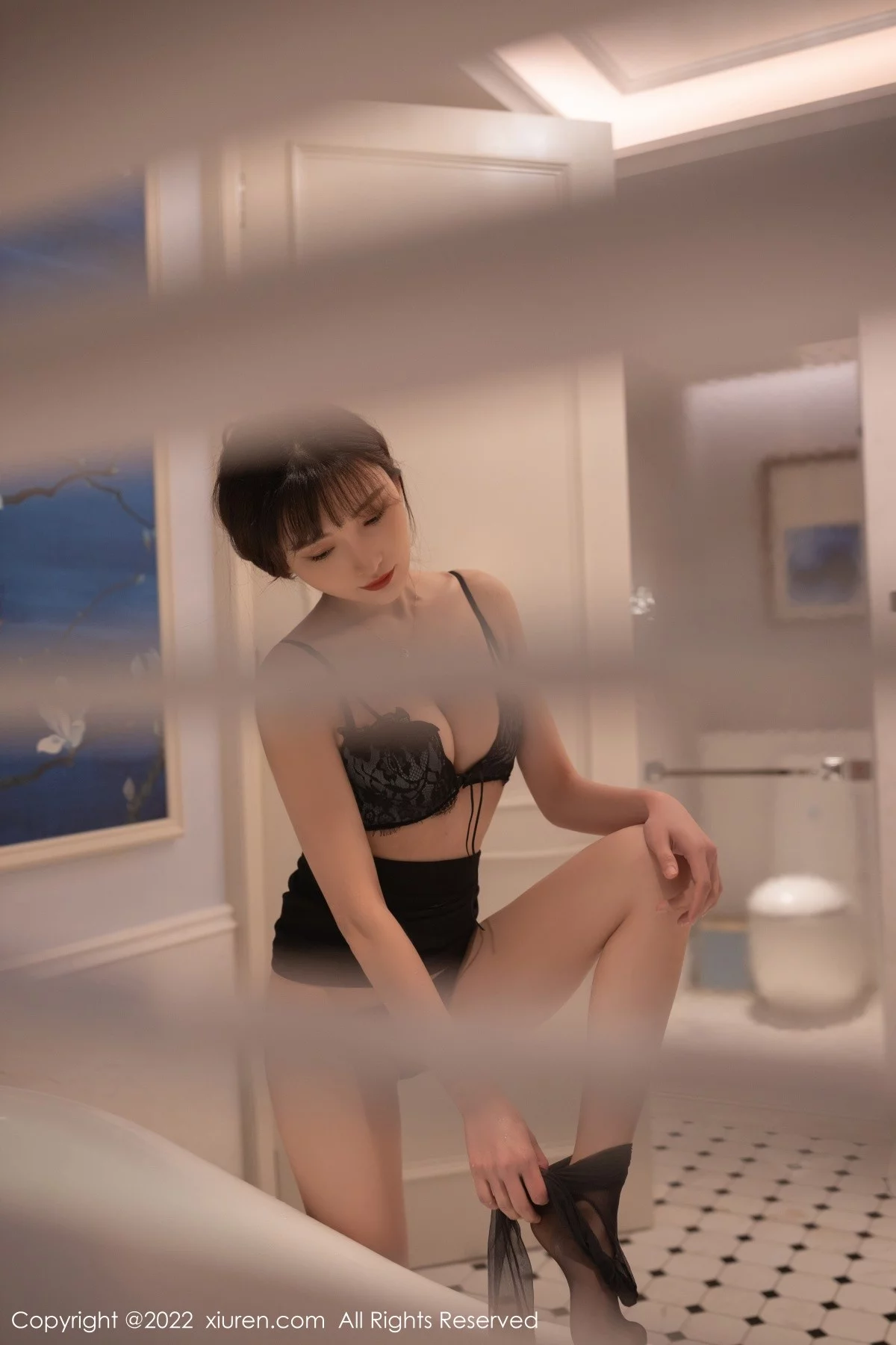 [[XiuRen秀人网]秀人网]No.4935_模特陆萱萱珠三角旅拍咖啡色上衣配黑短裙露蕾丝内衣诱惑写真81P