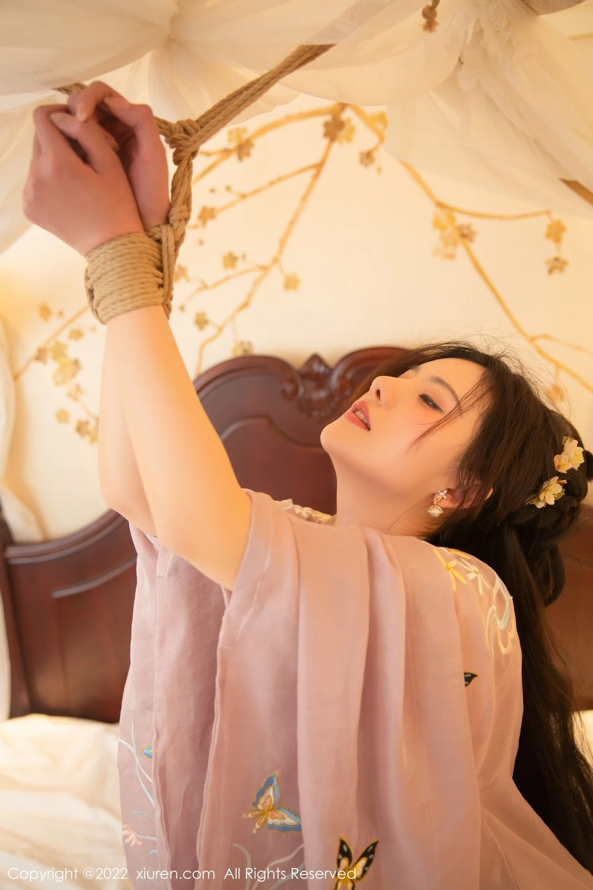 [[XiuRen秀人网]秀人网]No.4945_模特就是阿朱啊性感古装服饰拍摄私房情趣捆绑秀美腿诱惑写真68P