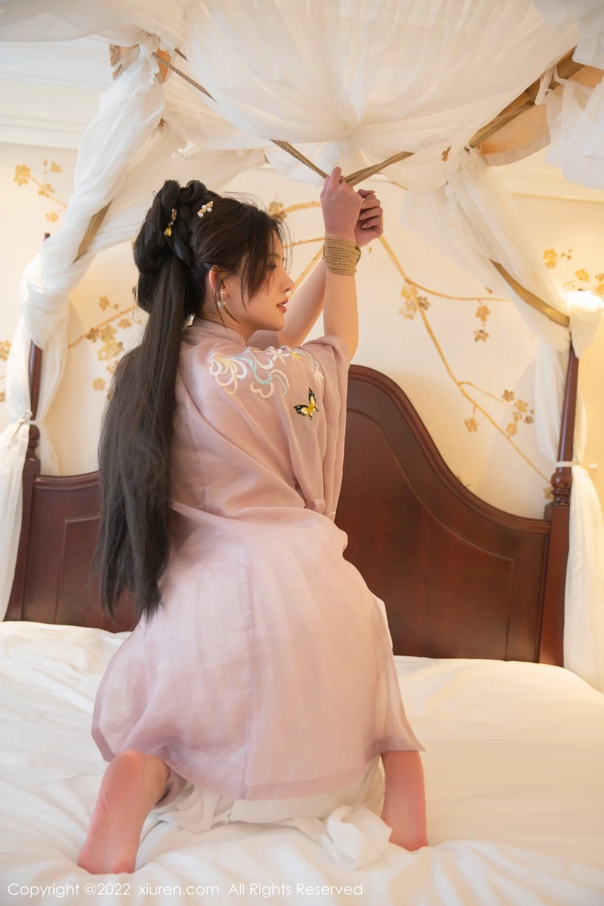 [[XiuRen秀人网]秀人网]No.4945_模特就是阿朱啊性感古装服饰拍摄私房情趣捆绑秀美腿诱惑写真68P