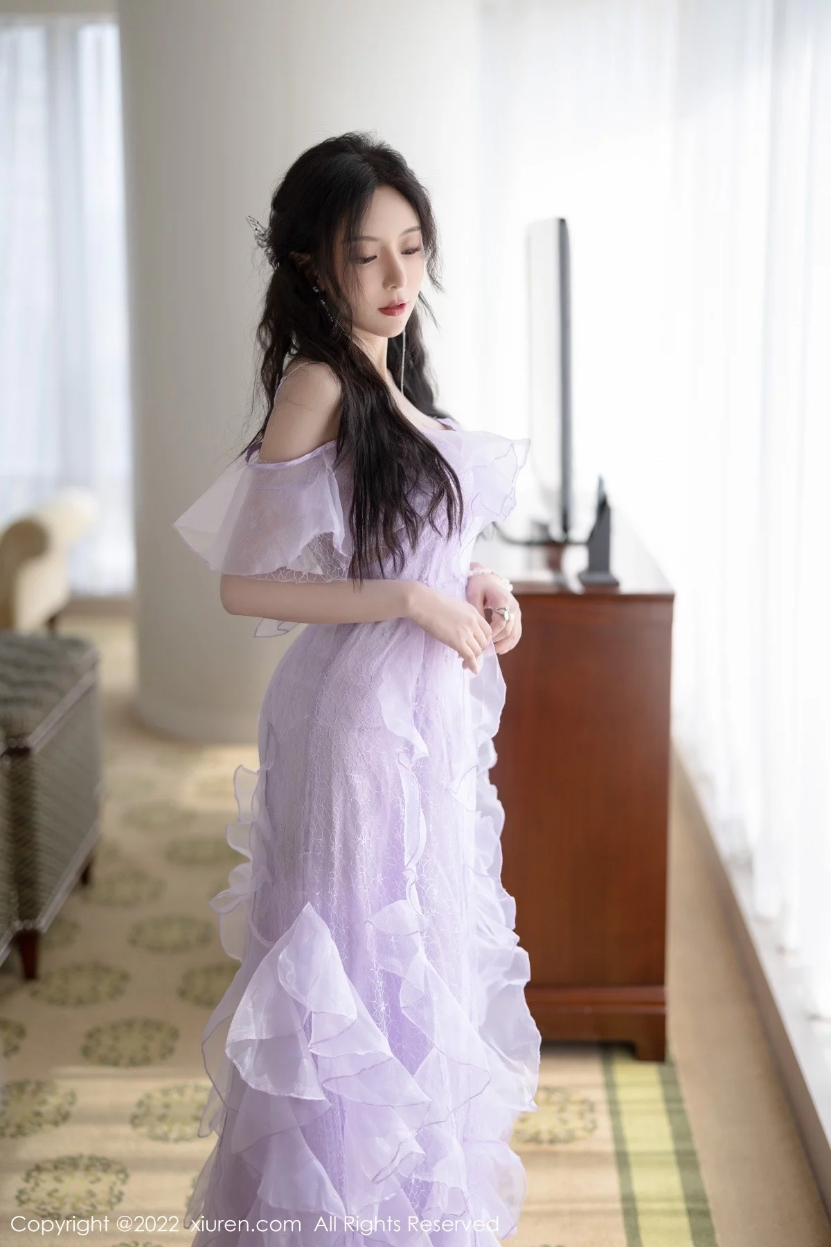 [[XiuRen秀人网]秀人网]No.4949_女神王馨瑶yanni厦门旅拍浅紫色薄纱透视裙秀完美身材诱惑写真101P