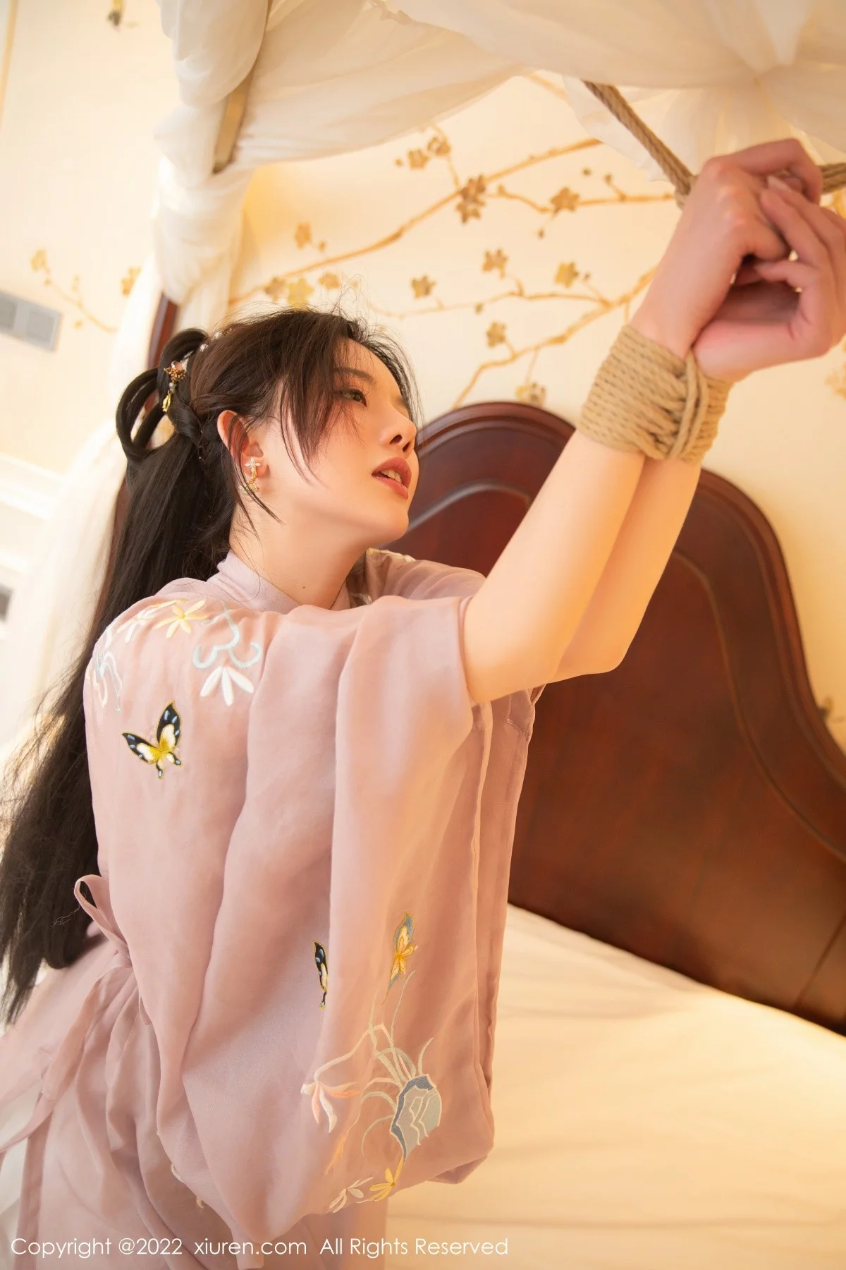 [[XiuRen秀人网]秀人网]No.4945_模特就是阿朱啊性感古装服饰拍摄私房情趣捆绑秀美腿诱惑写真68P