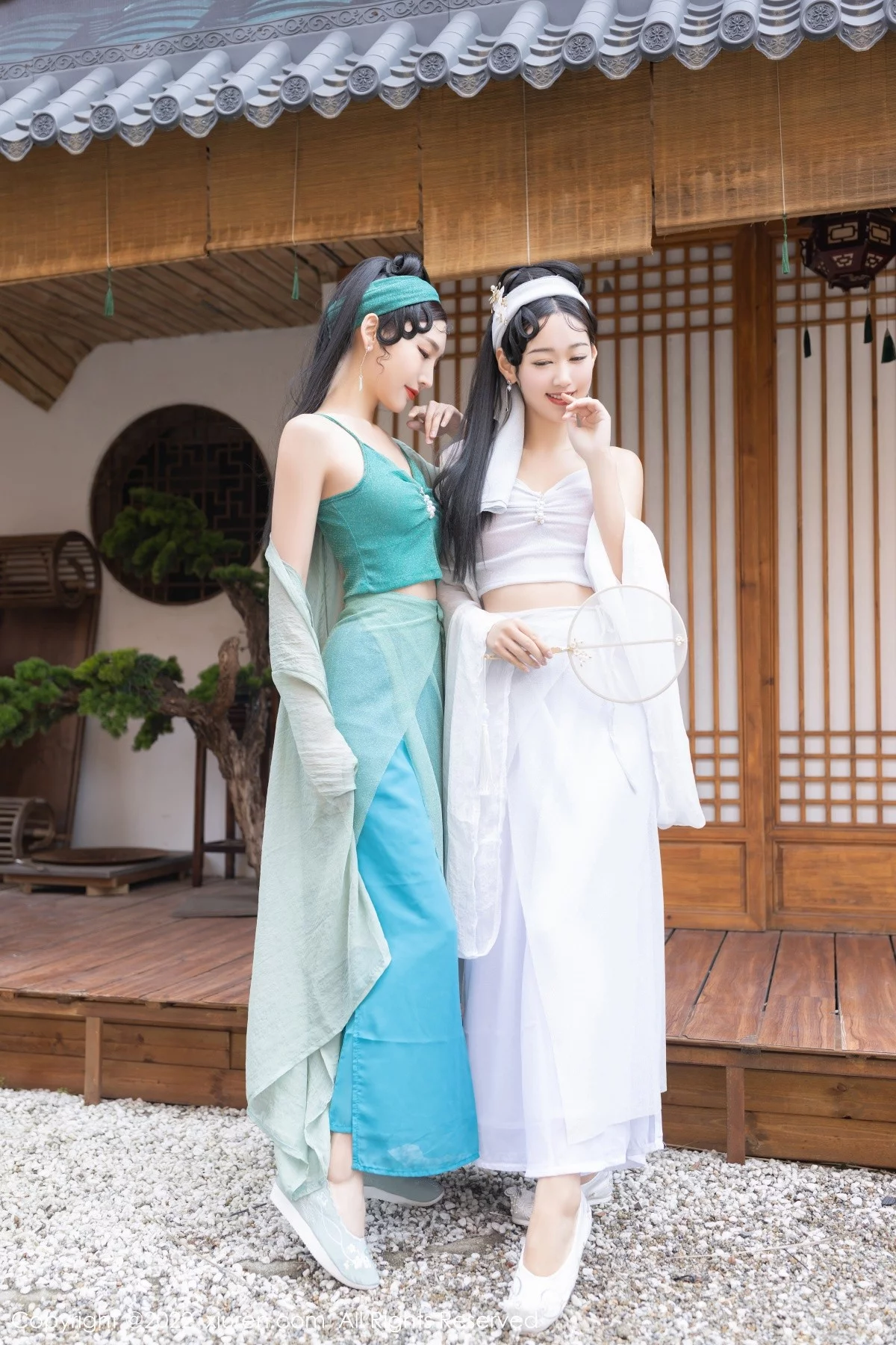 [[XiuRen秀人网]秀人网]No.4952_模特唐安琪＆陆萱萱古装合拍主题性感内衣配无内肉丝诱惑写真92P