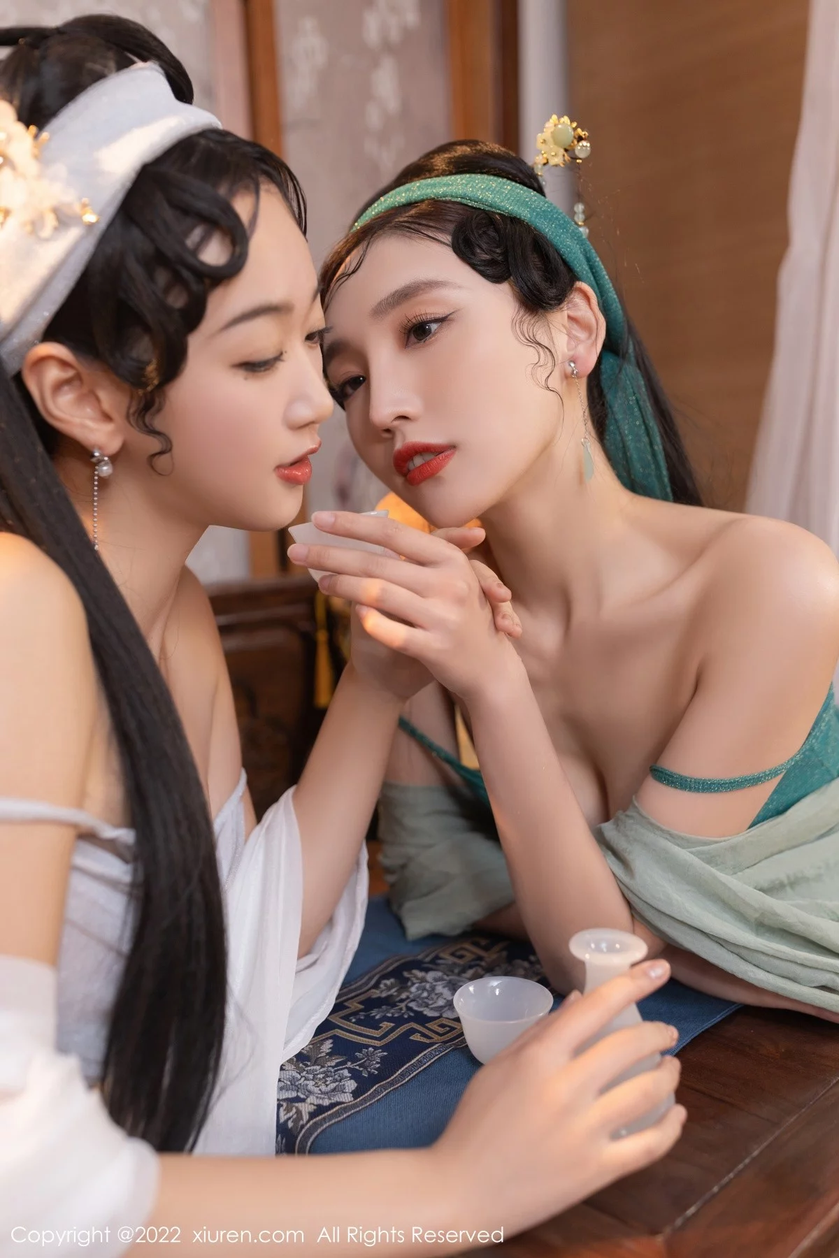 [[XiuRen秀人网]秀人网]No.4952_模特唐安琪＆陆萱萱古装合拍主题性感内衣配无内肉丝诱惑写真92P