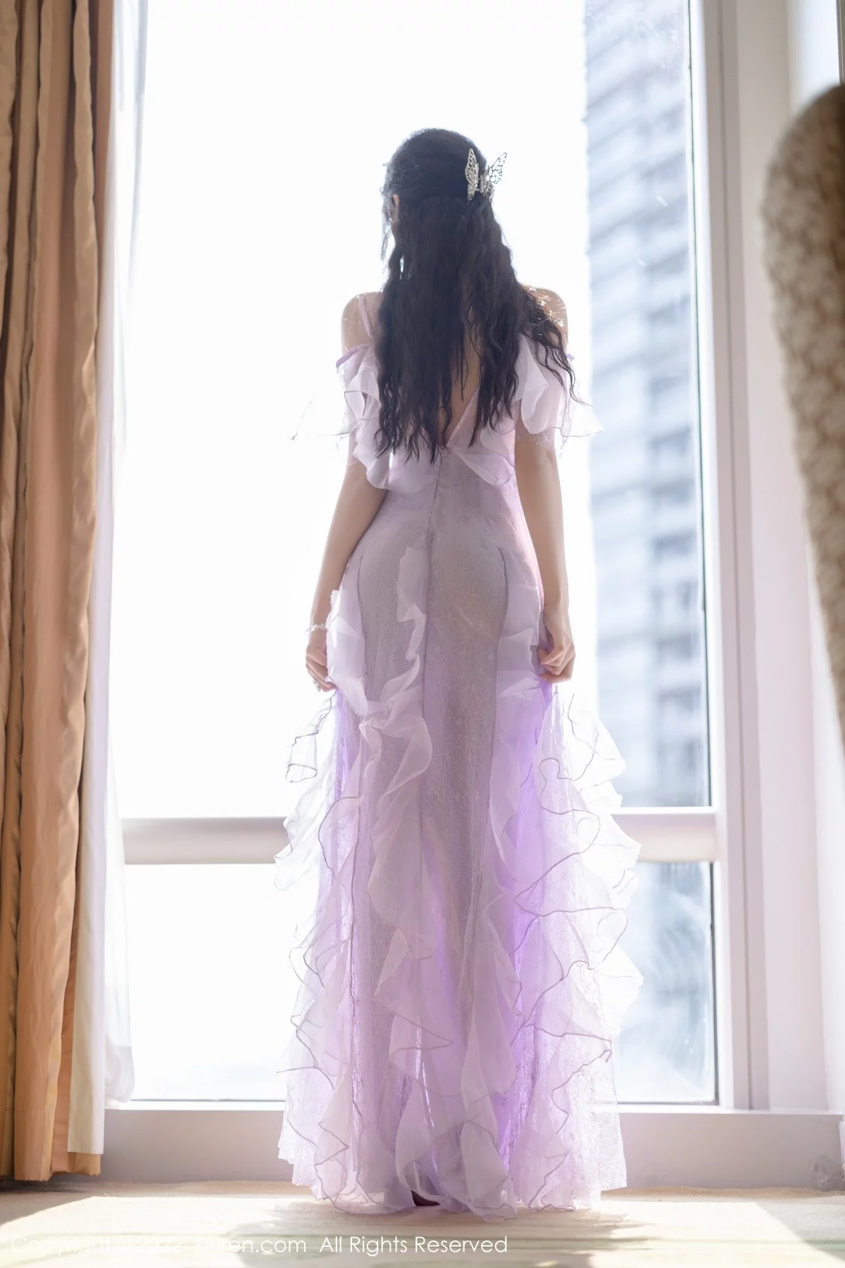 [[XiuRen秀人网]秀人网]No.4949_女神王馨瑶yanni厦门旅拍浅紫色薄纱透视裙秀完美身材诱惑写真101P