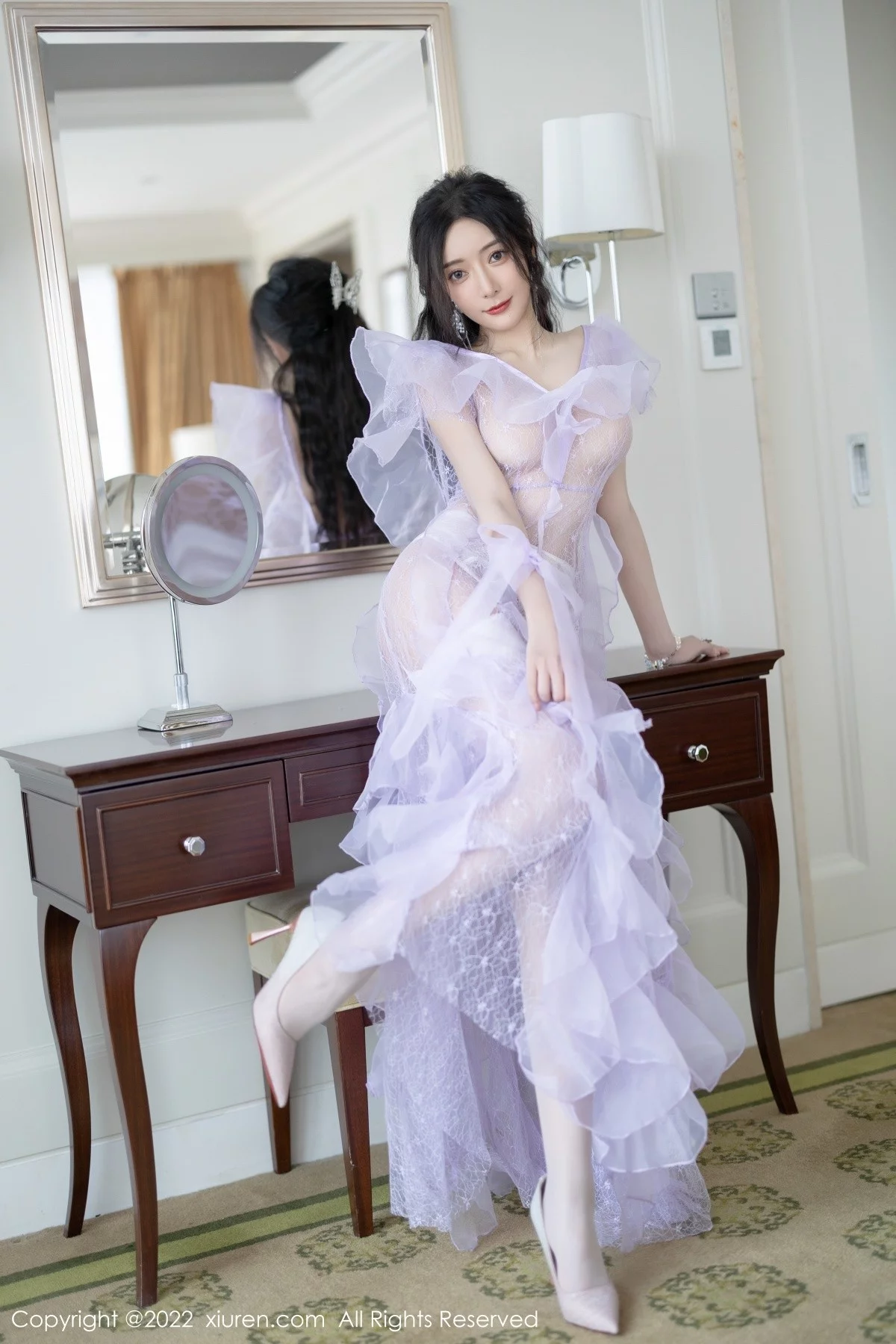 [[XiuRen秀人网]秀人网]No.4949_女神王馨瑶yanni厦门旅拍浅紫色薄纱透视裙秀完美身材诱惑写真101P