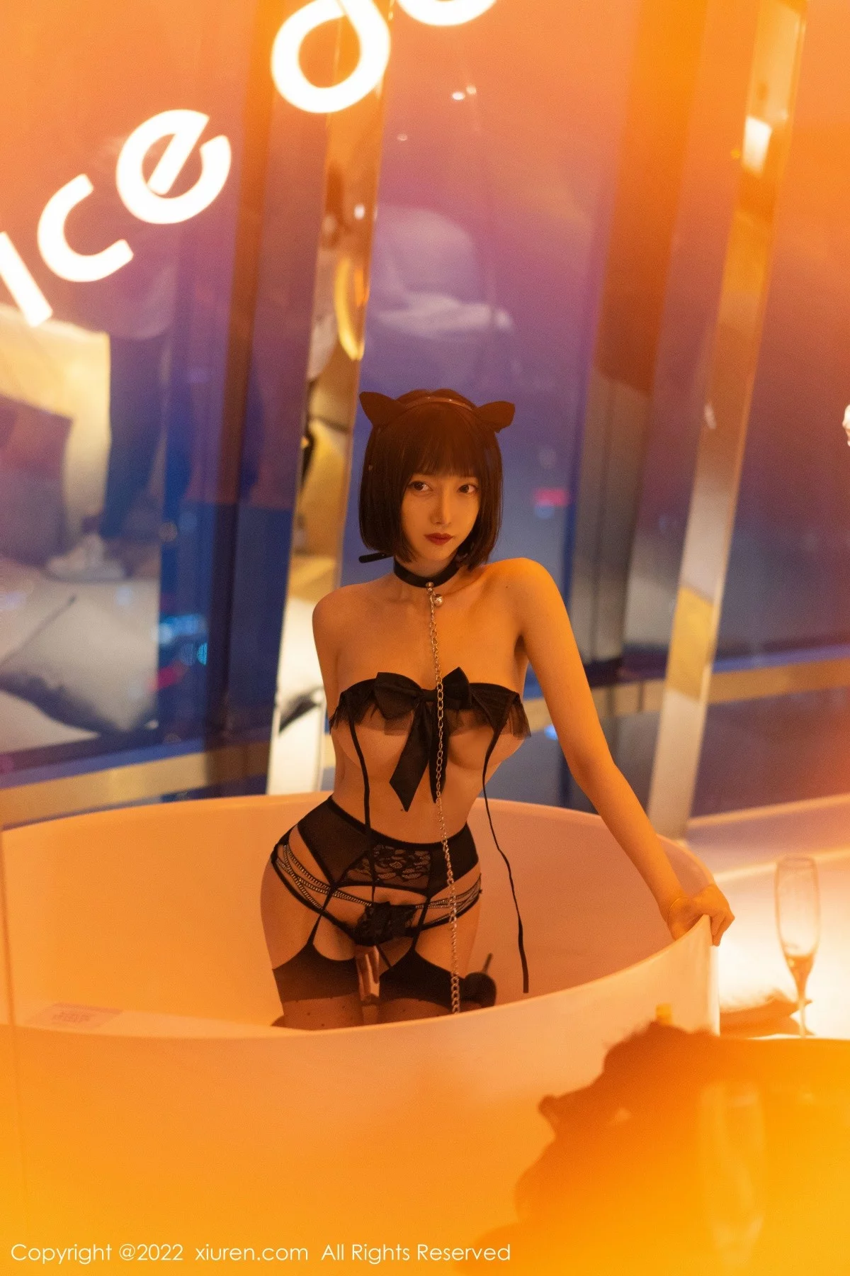 [[XiuRen秀人网]秀人网]No.4956_模特玥儿玥er大理旅拍黑色轻透服饰露性感黑色内衣诱惑写真58P