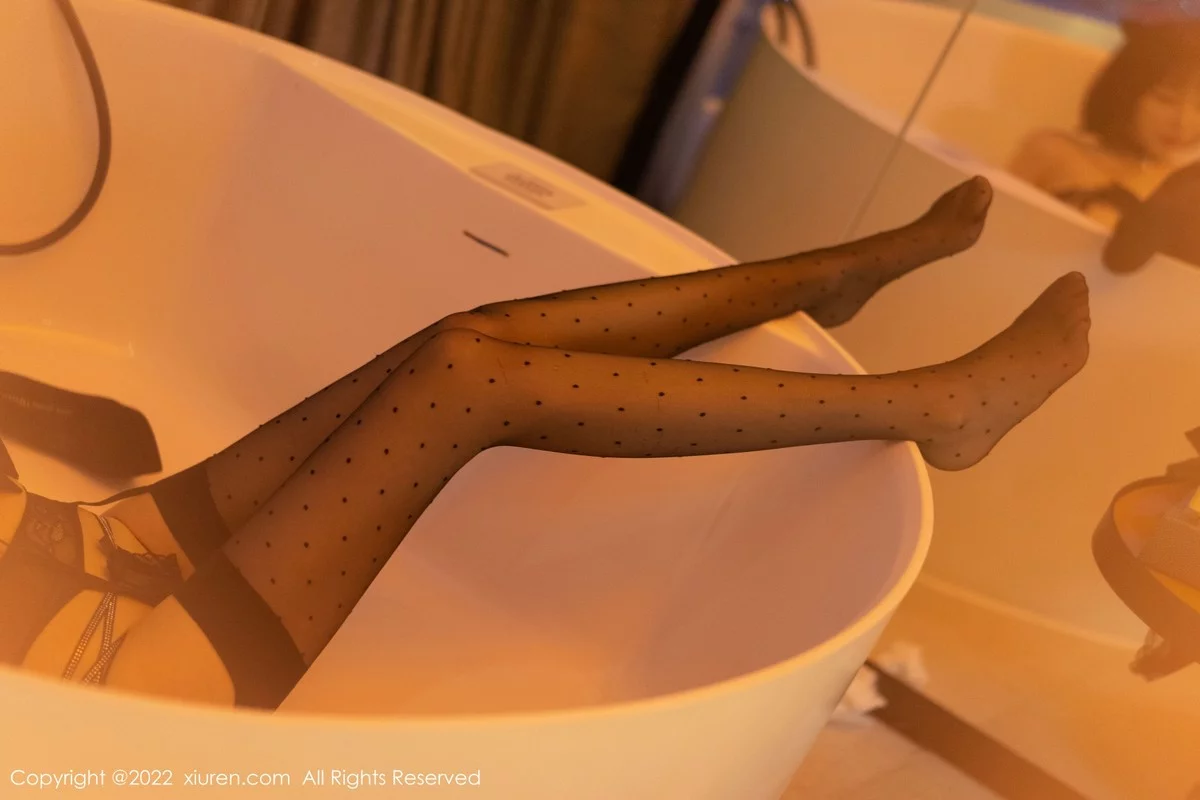 [[XiuRen秀人网]秀人网]No.4956_模特玥儿玥er大理旅拍黑色轻透服饰露性感黑色内衣诱惑写真58P