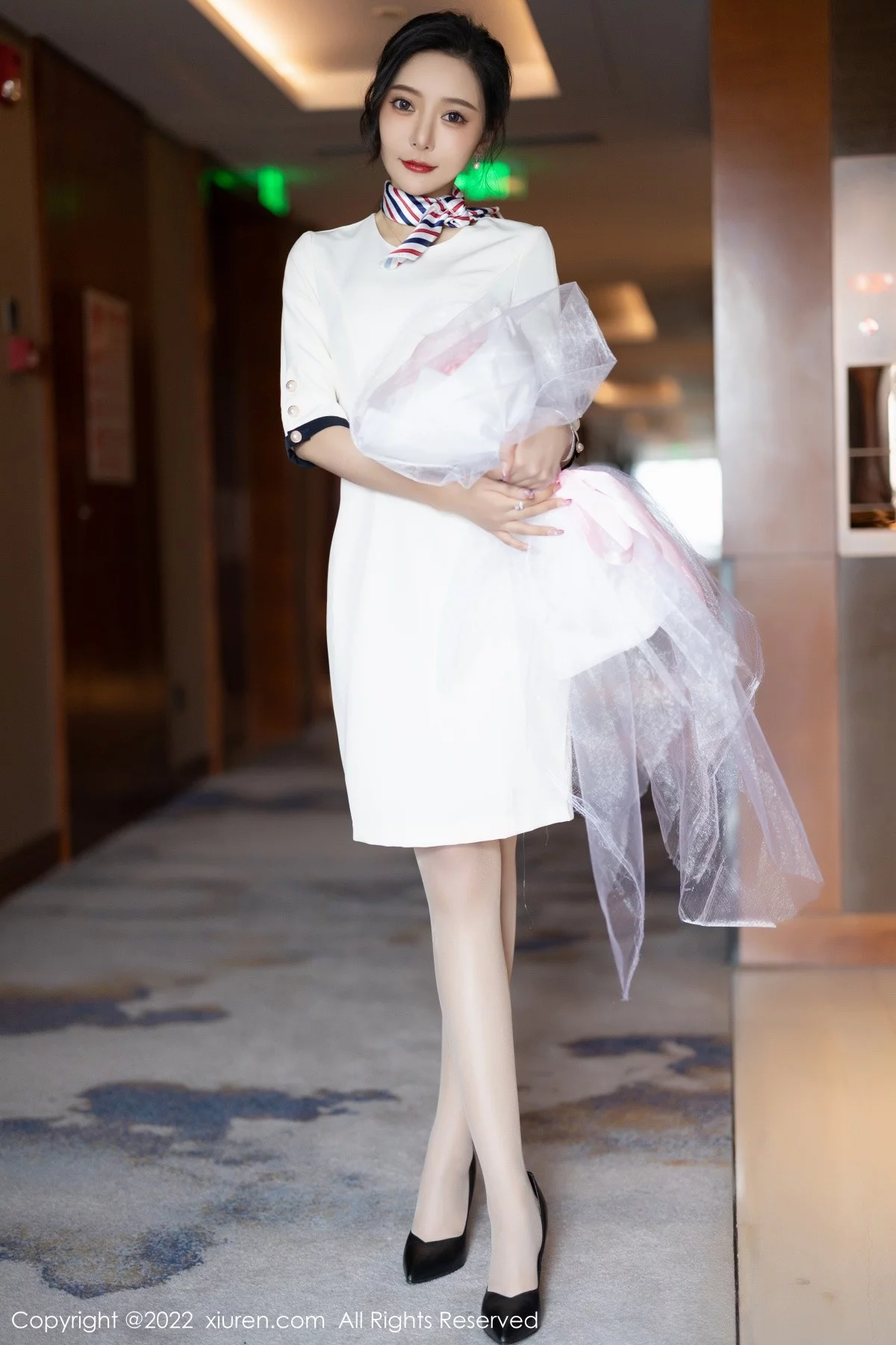 [[XiuRen秀人网]秀人网]No.4963_女神王馨瑶yanni白色连衣短裙露红色内衣配原色丝袜诱惑写真71P