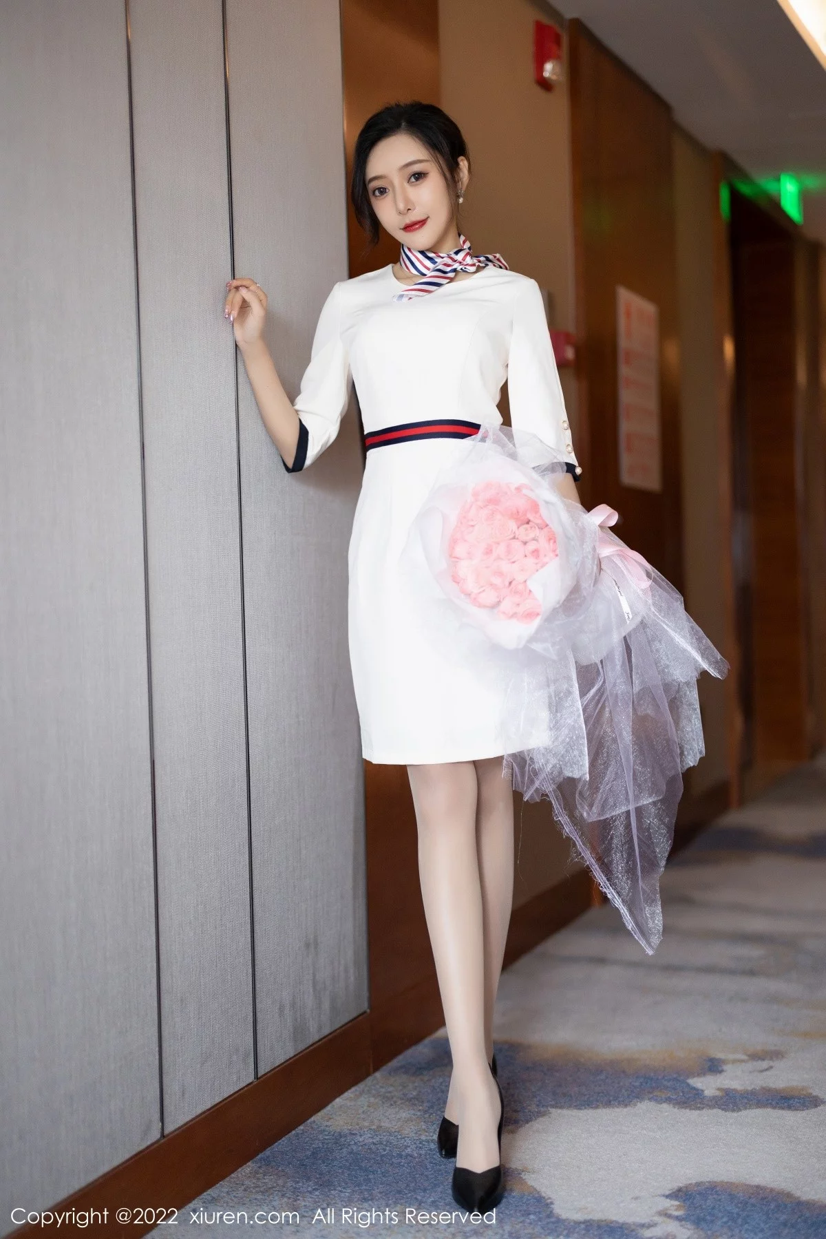 [[XiuRen秀人网]秀人网]No.4963_女神王馨瑶yanni白色连衣短裙露红色内衣配原色丝袜诱惑写真71P