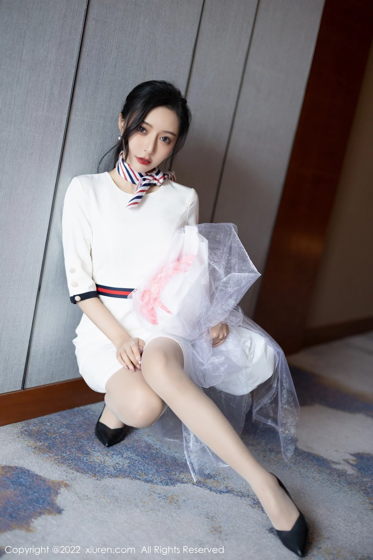 [[XiuRen秀人网]秀人网]No.4963_女神王馨瑶yanni白色连衣短裙露红色内衣配原色丝袜诱惑写真71P