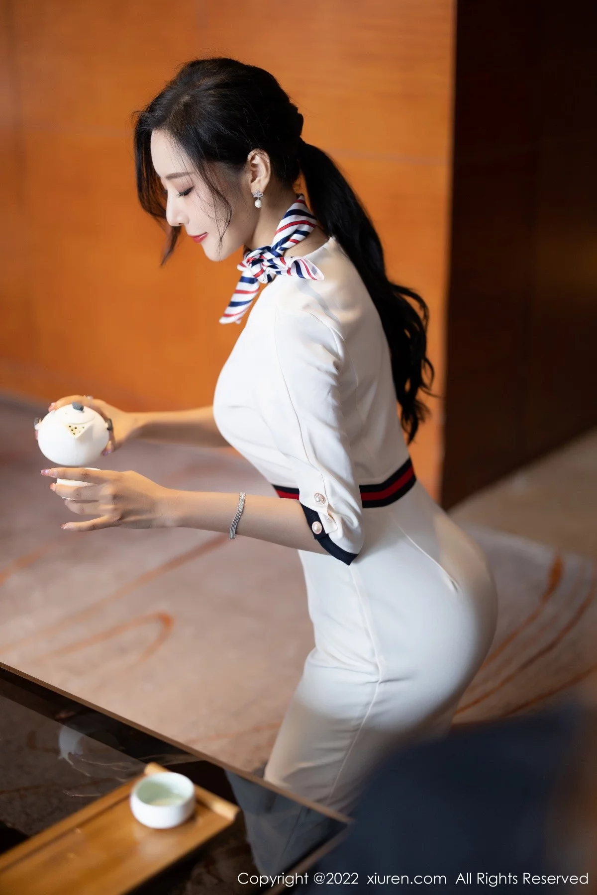 [[XiuRen秀人网]秀人网]No.4963_女神王馨瑶yanni白色连衣短裙露红色内衣配原色丝袜诱惑写真71P