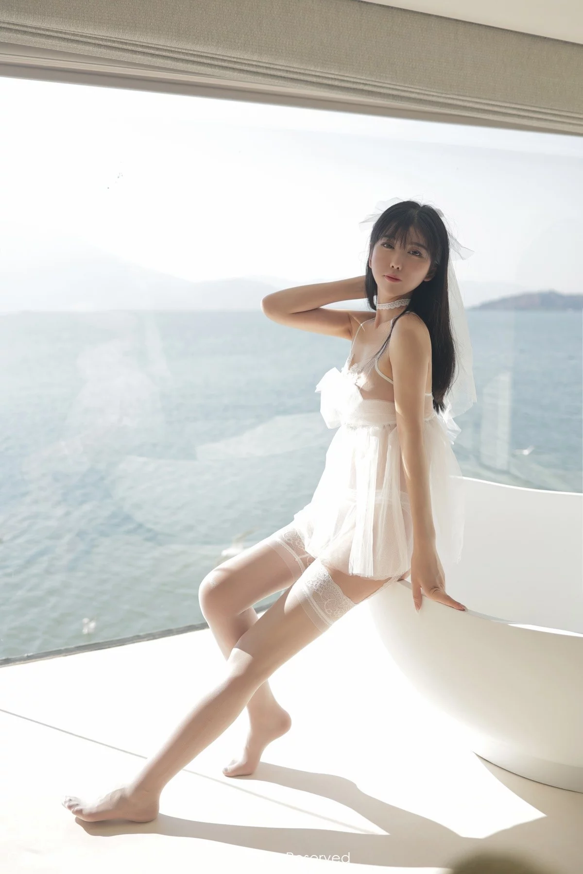 [[XiuRen秀人网]秀人网]No.4964_模特李雅柔182CM大理旅拍白色轻透吊裙配白丝袜迷人诱惑写真59P