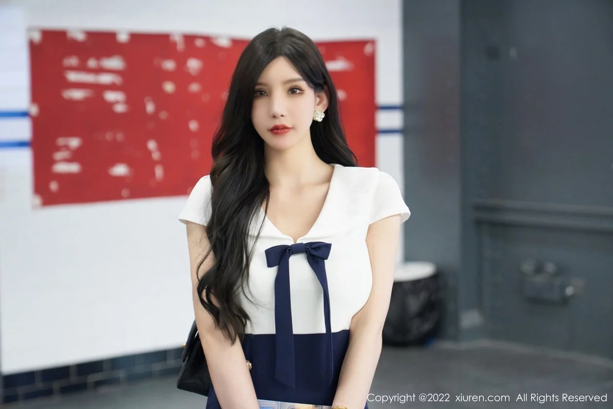 [[XiuRen秀人网]秀人网]No.4979_女神周于希Sally地铁故事主题性感连衣短裙秀美腿迷人诱惑写真80P