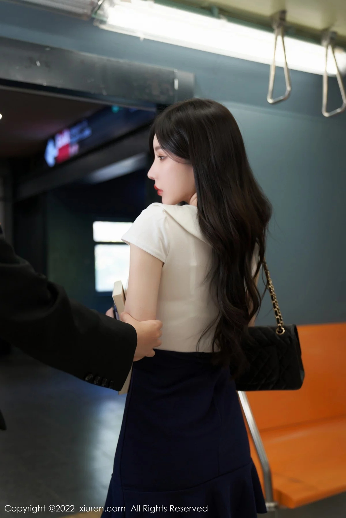 [[XiuRen秀人网]秀人网]No.4979_女神周于希Sally地铁故事主题性感连衣短裙秀美腿迷人诱惑写真80P