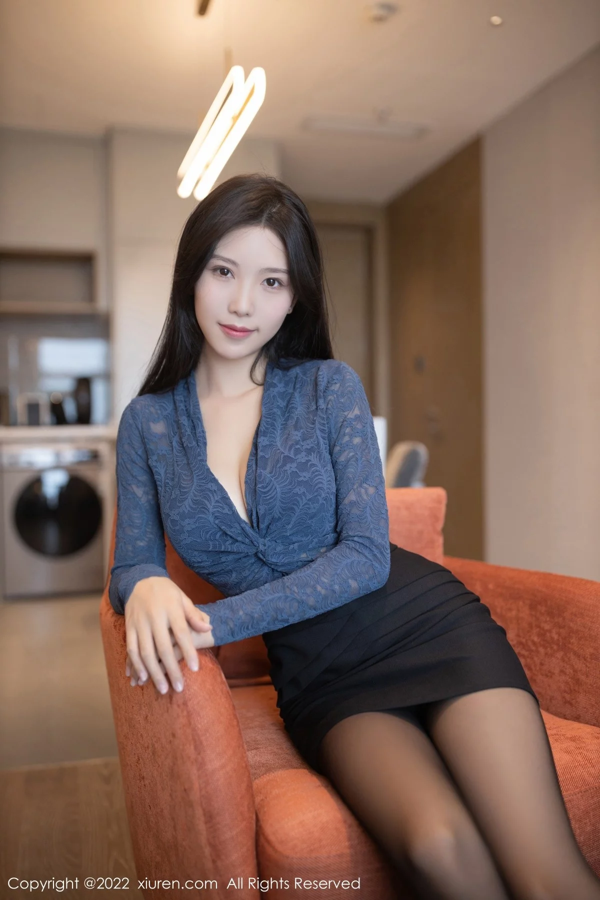 [[XiuRen秀人网]秀人网]No.4975_模特利世蓝色轻透衣配黑短裙半脱露性感内衣超薄黑丝诱惑写真75P