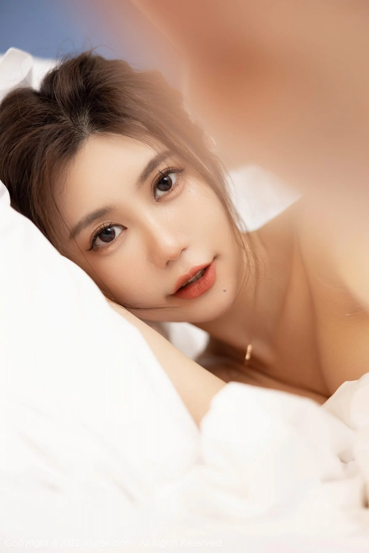 [[XiuRen秀人网]秀人网]No.4977_女神绮里嘉ula海南心愿旅拍床上大尺度半脱秀惹火身材诱惑写真63P