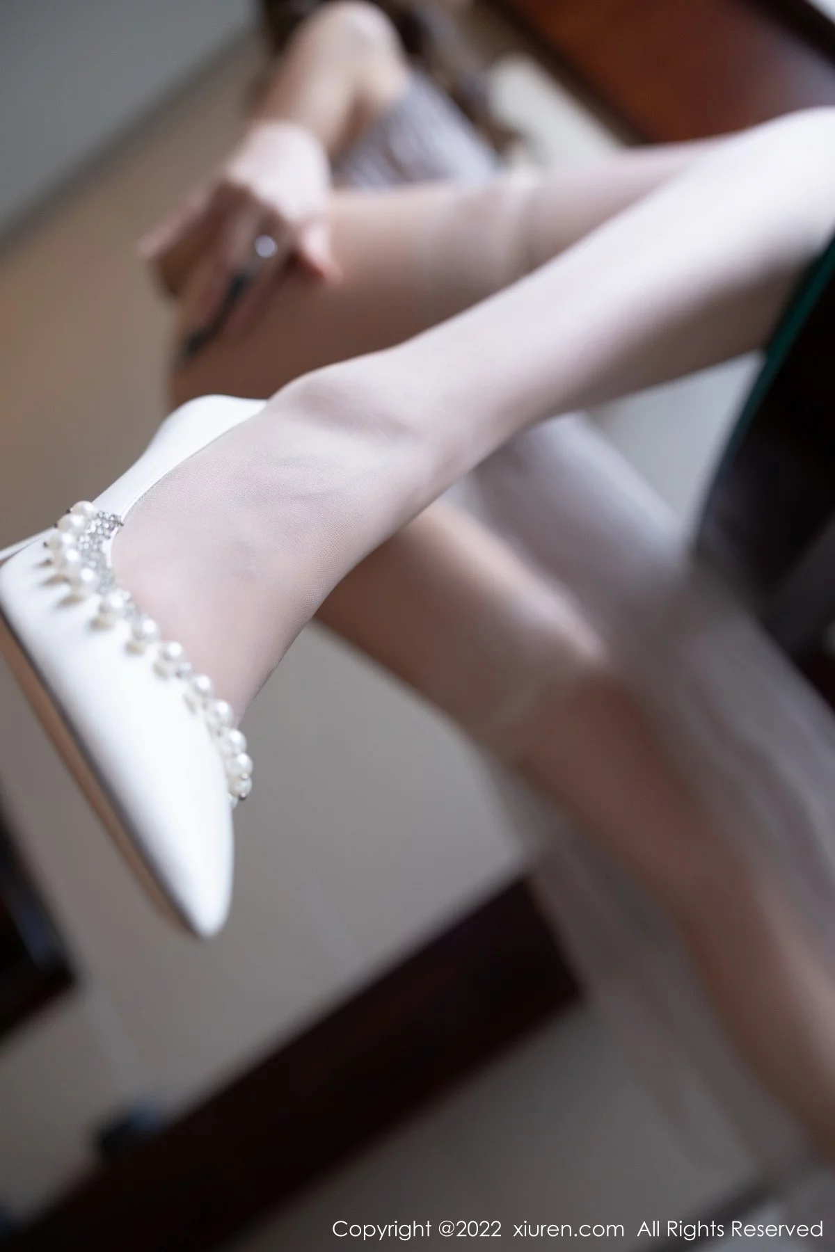 [[XiuRen秀人网]秀人网]No.4983_模特郑颖姗私房性感灰色轻透连衣裙配超薄蕾丝袜完美诱惑写真68P