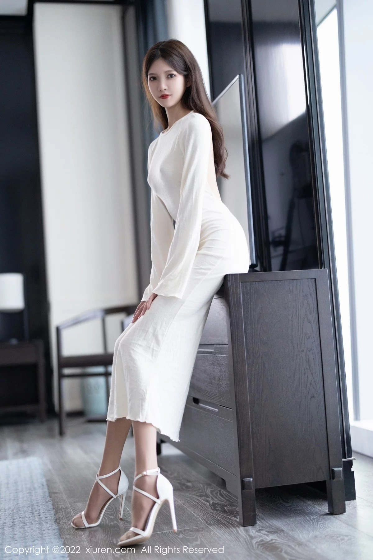 [[XiuRen秀人网]秀人网]No.4993_模特程程程厦门旅拍简约白色轻透连衣长裙配超薄肉丝诱惑写真75P