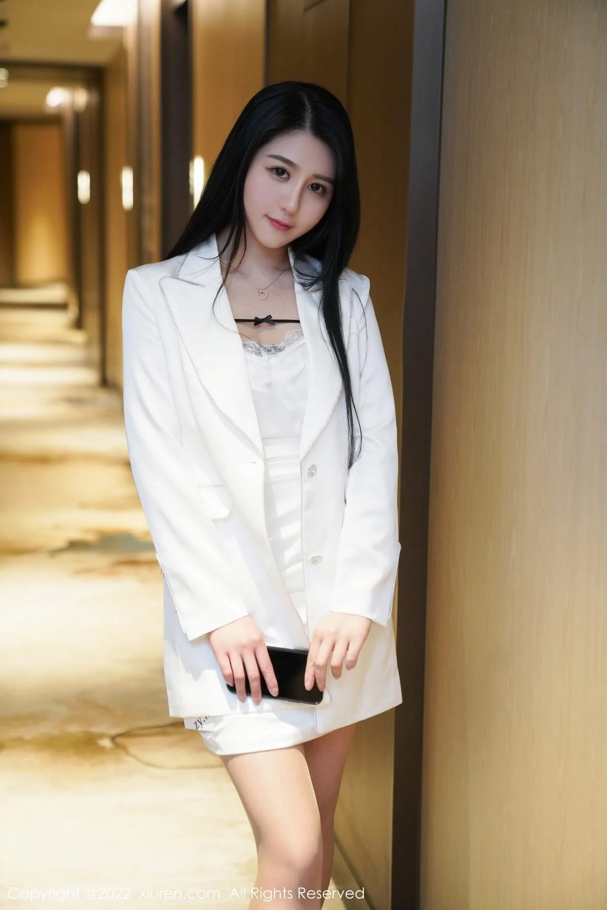 [[XiuRen秀人网]秀人网]No.4991_模特Fairy如歌性感白色职业装露黑色内衣超薄肉丝完美诱惑写真41P